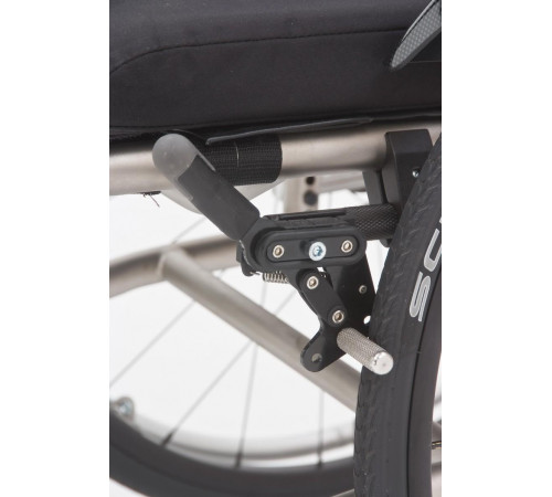 Кресло-коляска активного типа MET Invacare XLT